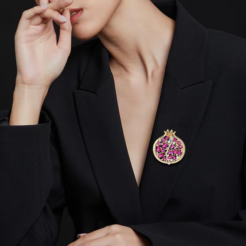 Elegant Enamel Pomegranate Brooch with Rhinestones, Stylish Unisex Pin, Perfect Gift for Friends & Daily Wear