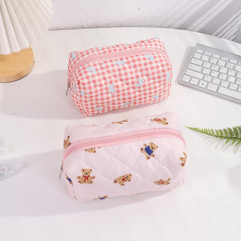 Quilted Bear Bow Makeup Bag Floral Cosmetic Bag 2025 Cute Travel Toiletry Bag Organizer Cotton Makeup Brushes Storage Case