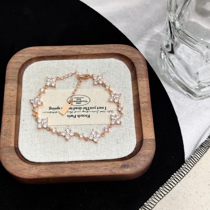 European and American super flash French color full diamond four-leaf clover bracelet jewelry