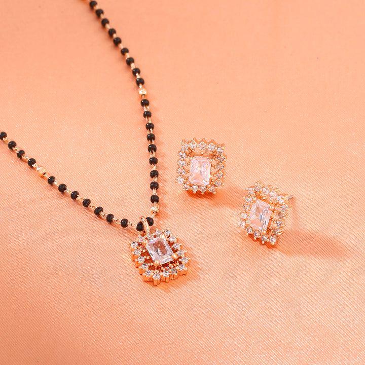 Set colier Estele Mangalsutra pentru femei cu placaj pătrat din aur roz și zirconii