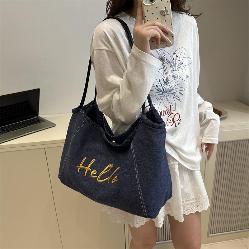 Large capacity tote bag new trend casual fashion shoulder armpit bag commuter college student class