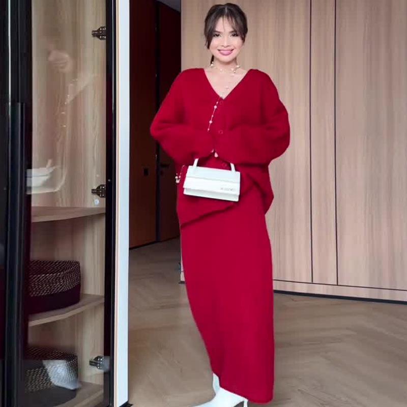 2024 Autumn Women's Solid Color Sweater & Midi Skirt Knit Two-piece Set