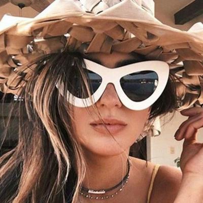 Luxury Designer Oversized Cat Eye Sunglasses Women Vintage Sweet Sexy Ladies Big Frame UV400 Sun Glasses
