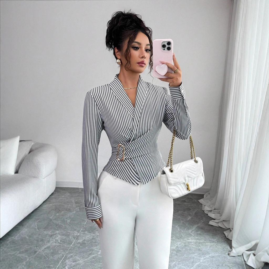 2025 Autumn and Winter New Pattern Shirt Style Irregular Metal Special-shaped Buckle Belt Top for Women