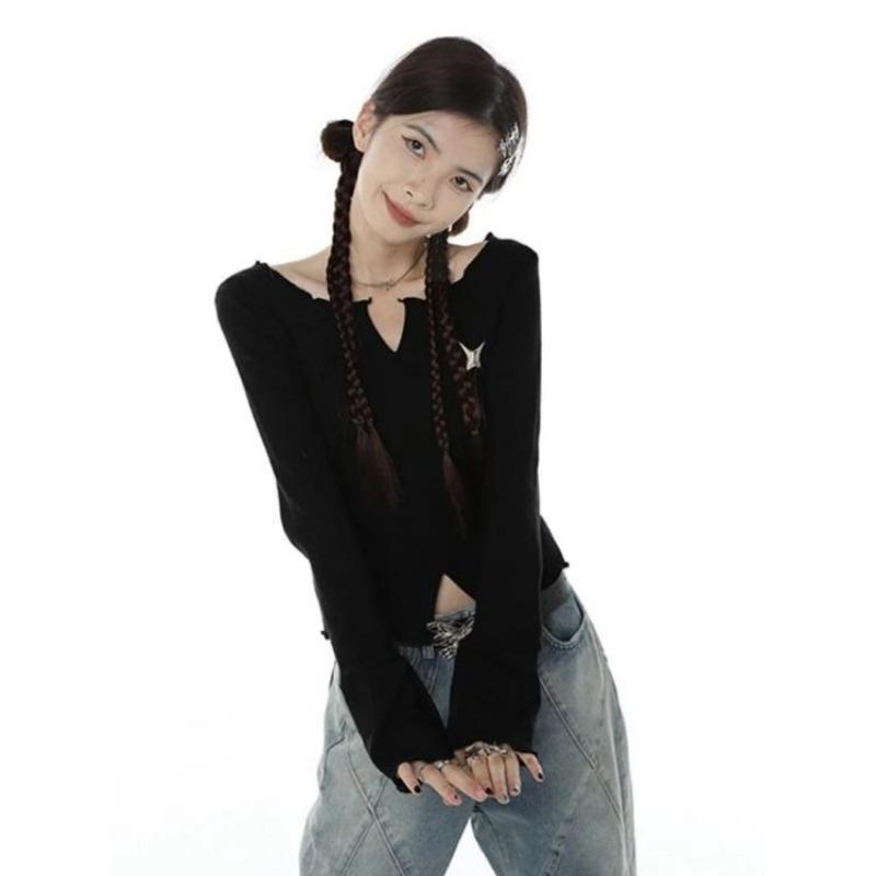 2KWEIRD Y2K Gothic Black Crop Tops Women Harajuku Grunge Graphic T Shirts Vintage V-neck Slim Long Sleeve Tees Kpop Aesthetic