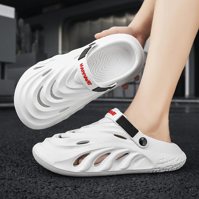 New Summer Outer Wear Thick-soled Stepping Shit Hole Shoes Men Driving Casual Non-slip Sandals Dual-purpose One-word Slippers
