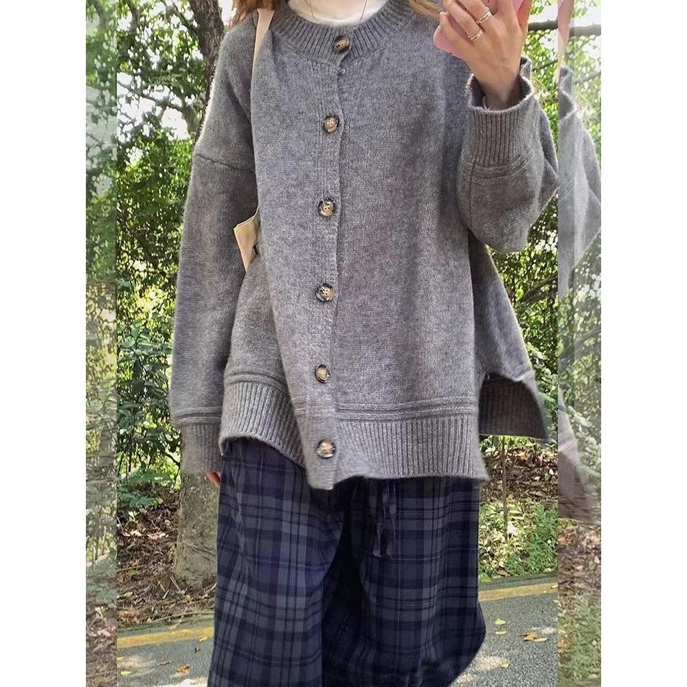 A Laid-back and Retro Split Sweater Jacket for Women In The Gentle Autumn and Winter Style, Soft and Loose Long-sleeved Knitted Cardigan Top