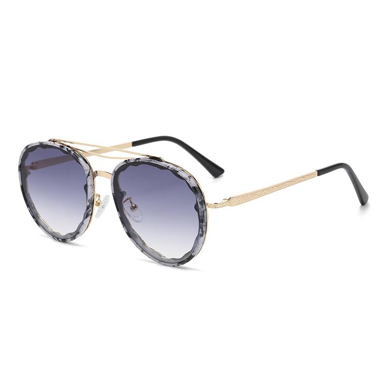 Trendy Women s Metal Double Bridge Sunglasses - Chic Street Style