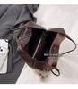 Popular Women's Large Capacity Mother-Child Tote - High-End Woven Texture Single Shoulder Bag for Commute and Shopping.