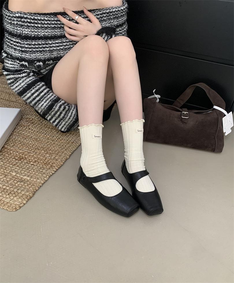 2025 new square head shallow mouth ballet shoes retro and old cross with pig nose thick heel Mary Jane single shoes women