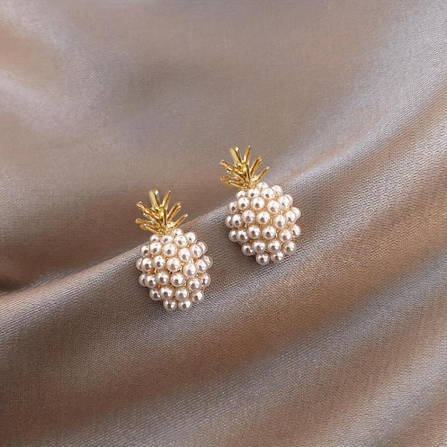 Stylish Pearl Pineapple Stud Earrings