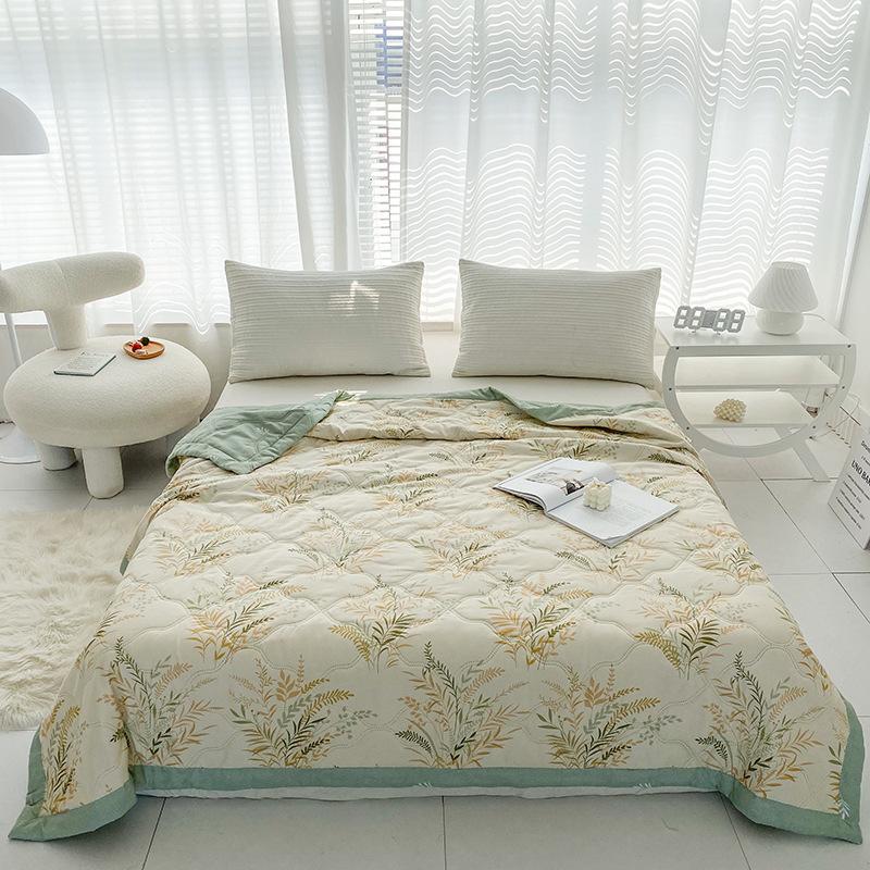 Summer Thin Quilt Comforter Soft Air Conditioning Four-season Quilt/Duvet/Blanket Bed Duvets 150 Single Bed Quilt Bedspreads