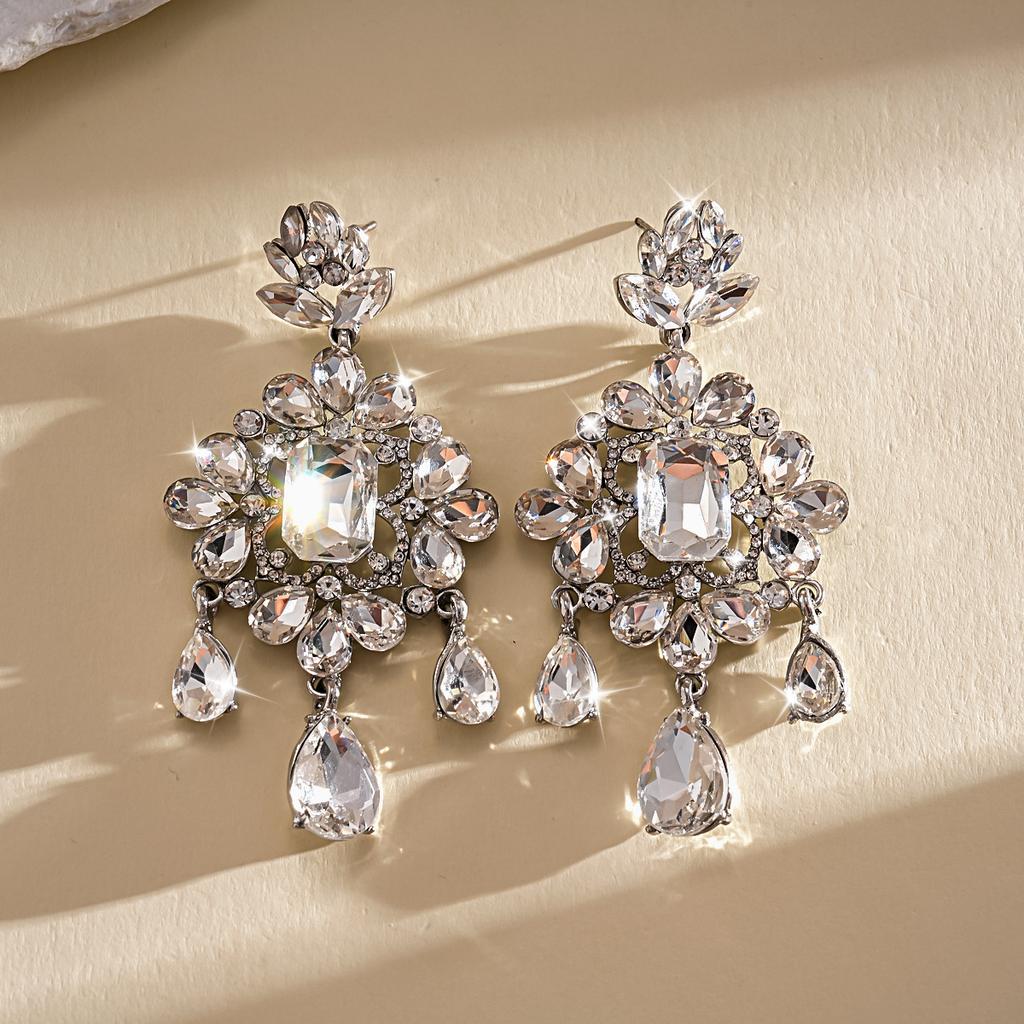European and American Silver Needle Diamond-encrusted Round Fringed Stud Earrings French Light Luxury Earrings Niche Design Earrings