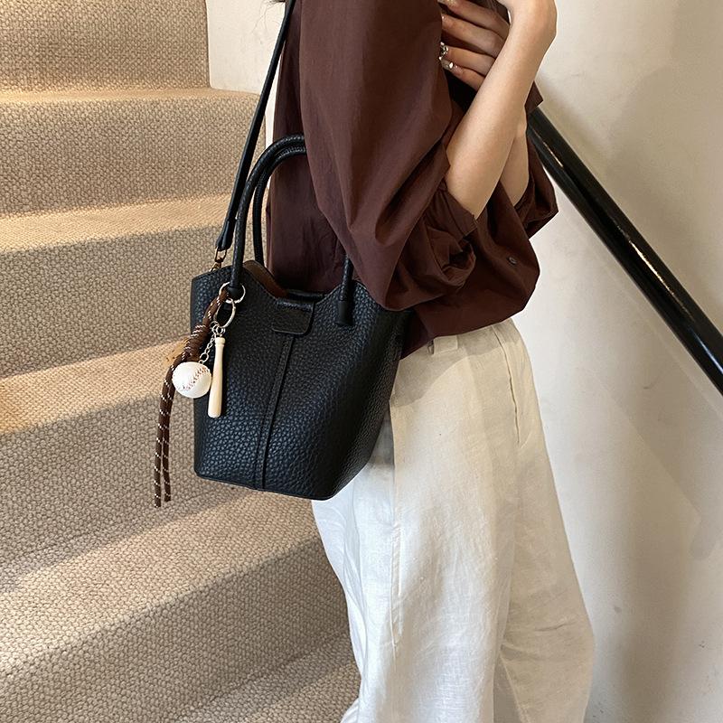 Mode Kleine Tasche Damen Senior Qualität Hundert mit Handheld Schultertasche Europa und Die Vereinigten Staaten Crossbody Eimertasche