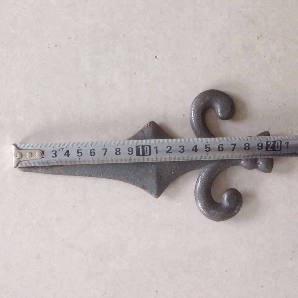 Cast Iron Spearhead Wrought Iron Gate Accessories – Customizable Designs Available