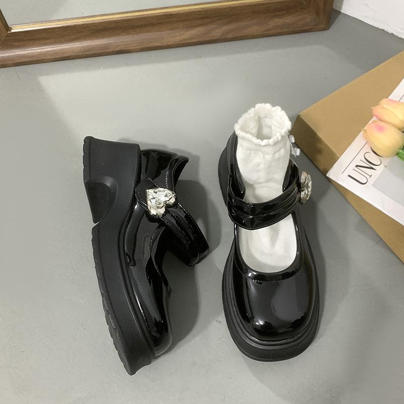 

Белые с юбкой модные туфли на платформе из маленькой кожи 2025 весна и осень универсальные с легким вырезом любовь Мэри Джейн 39