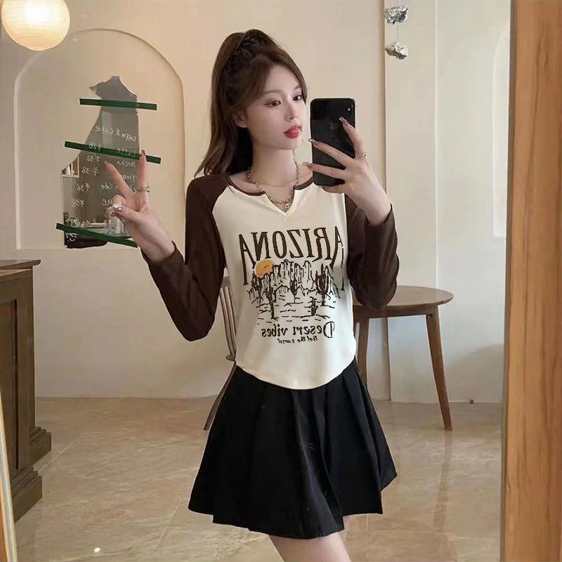 Long-sleeved T-shirt for Women, A Korean-style Top for Autumn and Winter, with A V-neck Base Layer Worn Inside