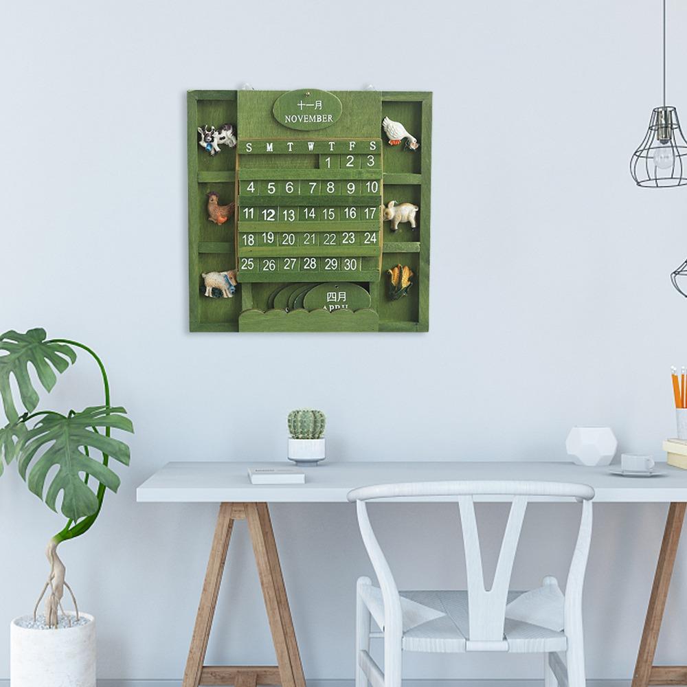 Green Wall-Mounted Calendar Wooden Wooden Background Calendar Practical Pendant Calendar Bar