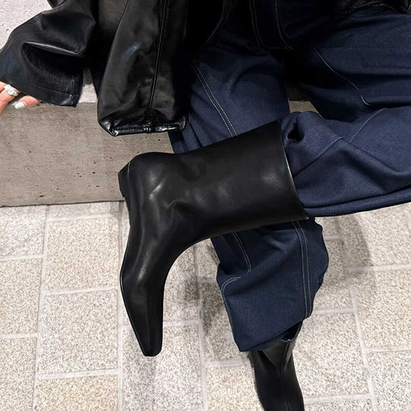 Cowhide Version~ Niche New Retro Short Boots, Wedge Heel Medium Tube, Loose Sleeve, Knight Boots, Chimney Leather, Versatile Medium