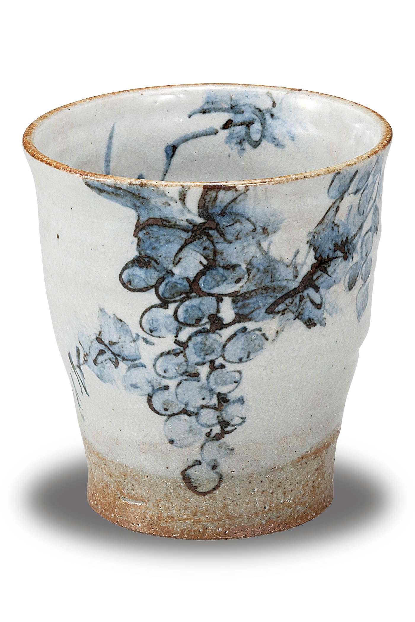 

Waza no Kura: Stylish Kutani ware sake glass with a grape design. A premium Japanese tableware and gift for birthdays, 60th, 70th, and 77th birthdays.