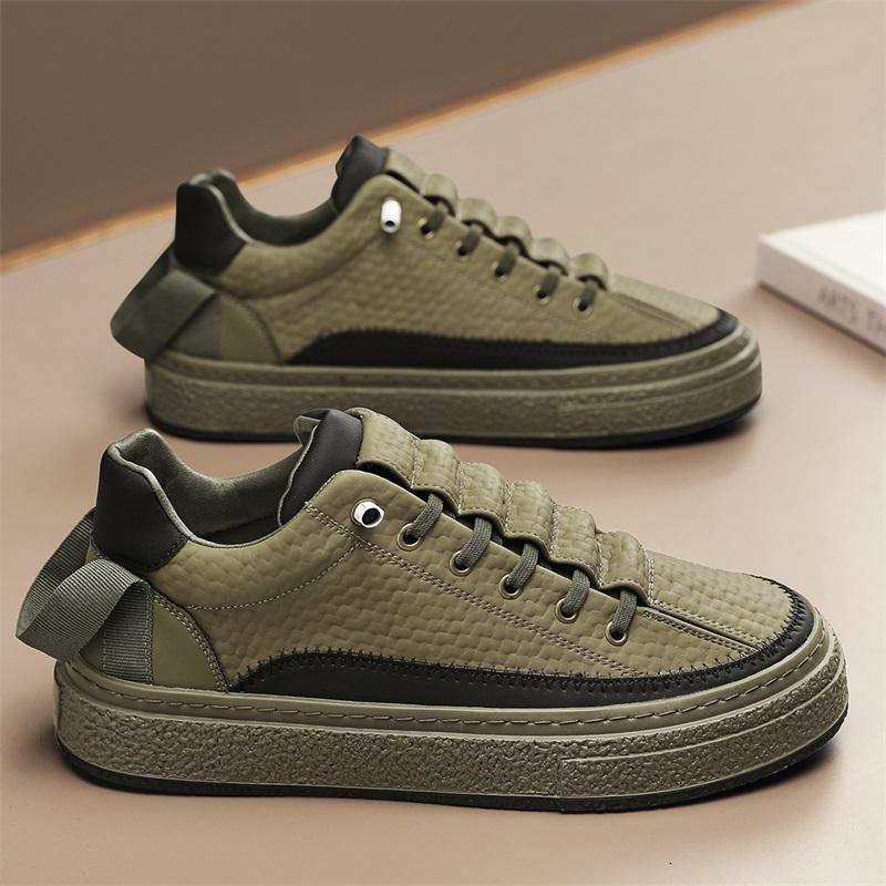 

Повсякденні чоловічі кросівки Зимові плюшеві теплі зимові черевики Модні шкіряні кросівки з мікрофібри Верх збільшеної висоти на платформі Дизайнерські кросівки 39