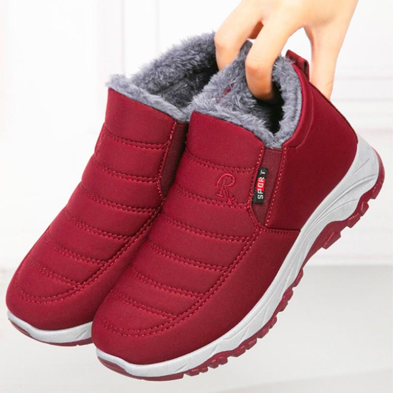 

Cotton shoes with winter fleece and thick snow boots for middle-aged and elderly people, short boots for warmth 43 червоний