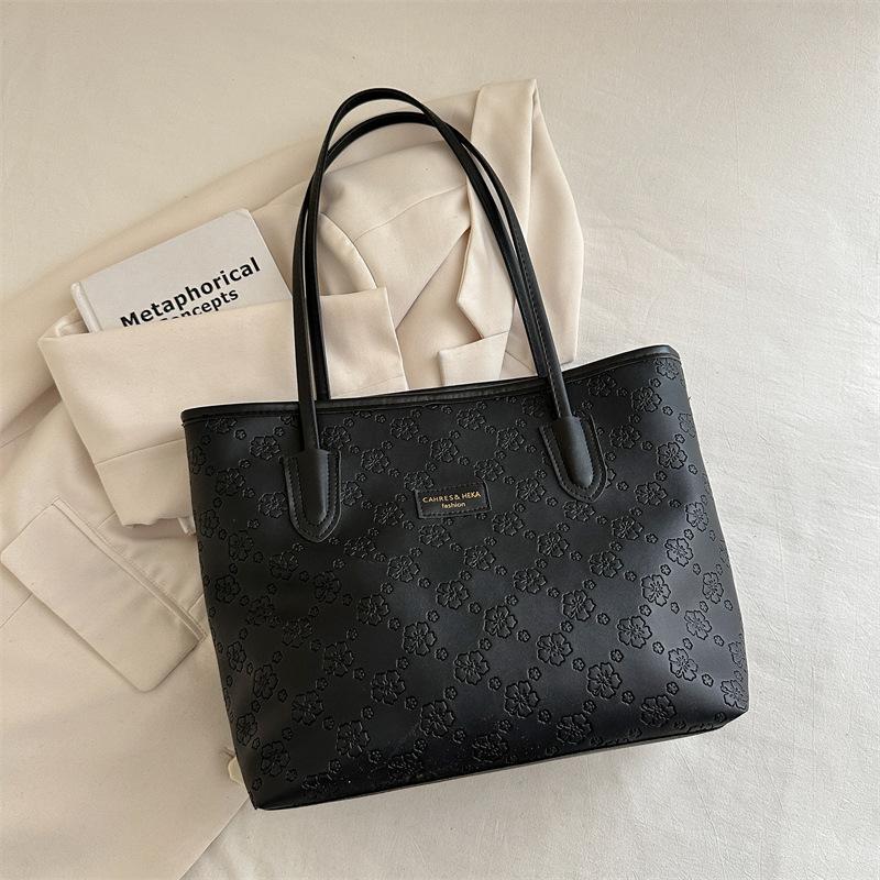 Fashion and popular spring women's 2025 new large-capacity tote bag fashionable shoulder underarm bag simple and versatile portable