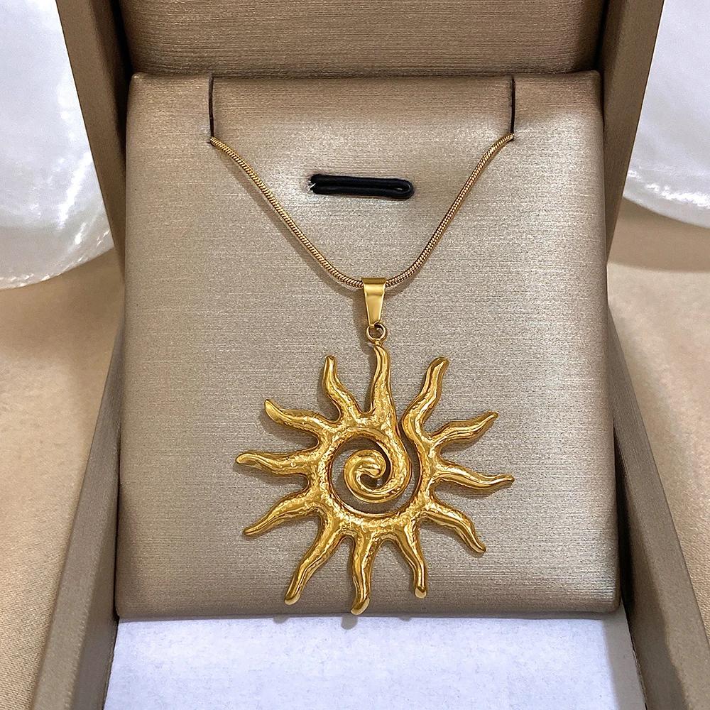 Vintage Chic Sun Shaped Pendant Stainless Steel Necklace Statement Golden Fashion Jewlery Accessories Women Men Couple Gift