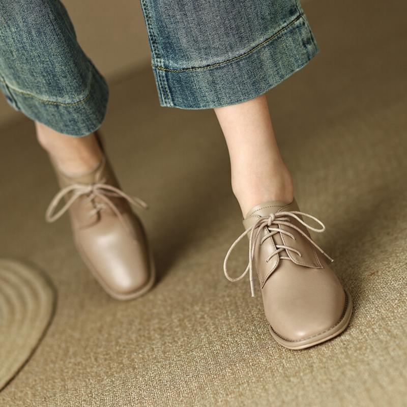 Mode NY Vår/Höst Dam Loafers Fyrkantig Tå Höga Klackar Spaltläder Chunky Klack Pumps Dam Plus Storlek Retro Snörning Svarta Skor