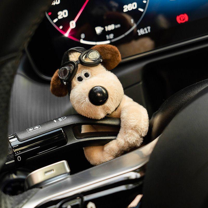Auto-Dekorationspuppen, Piloten-Pawdog-Lenklichter, Scheibenwischer-Yellow-Schild-Ornament, niedlicher Schleifenhund, Auto-Wischer-Puppe, Innenzubehör