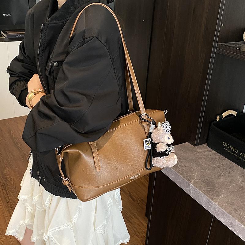 

High sense fashion versatile 2025 new retro versatile women s handbag large capacity trend simple armpit bag no pendant коричневый