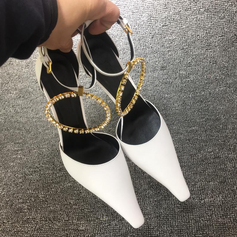 

Fashion 2025 Summer New Pointed-Toe Design High-End High Heels Slim Heels J Rhinestone Round Buckle Niche One-Shoulder Sandals For Women 40 белый