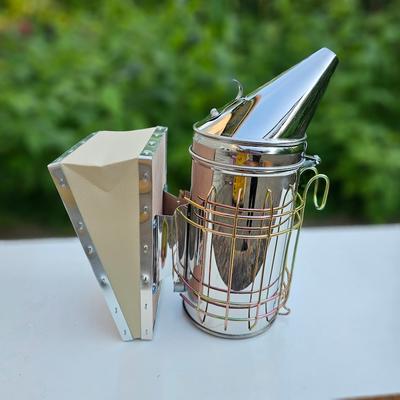 Bee Hive Smoker Stainless Steel Beekeeping Smoker Tool, New