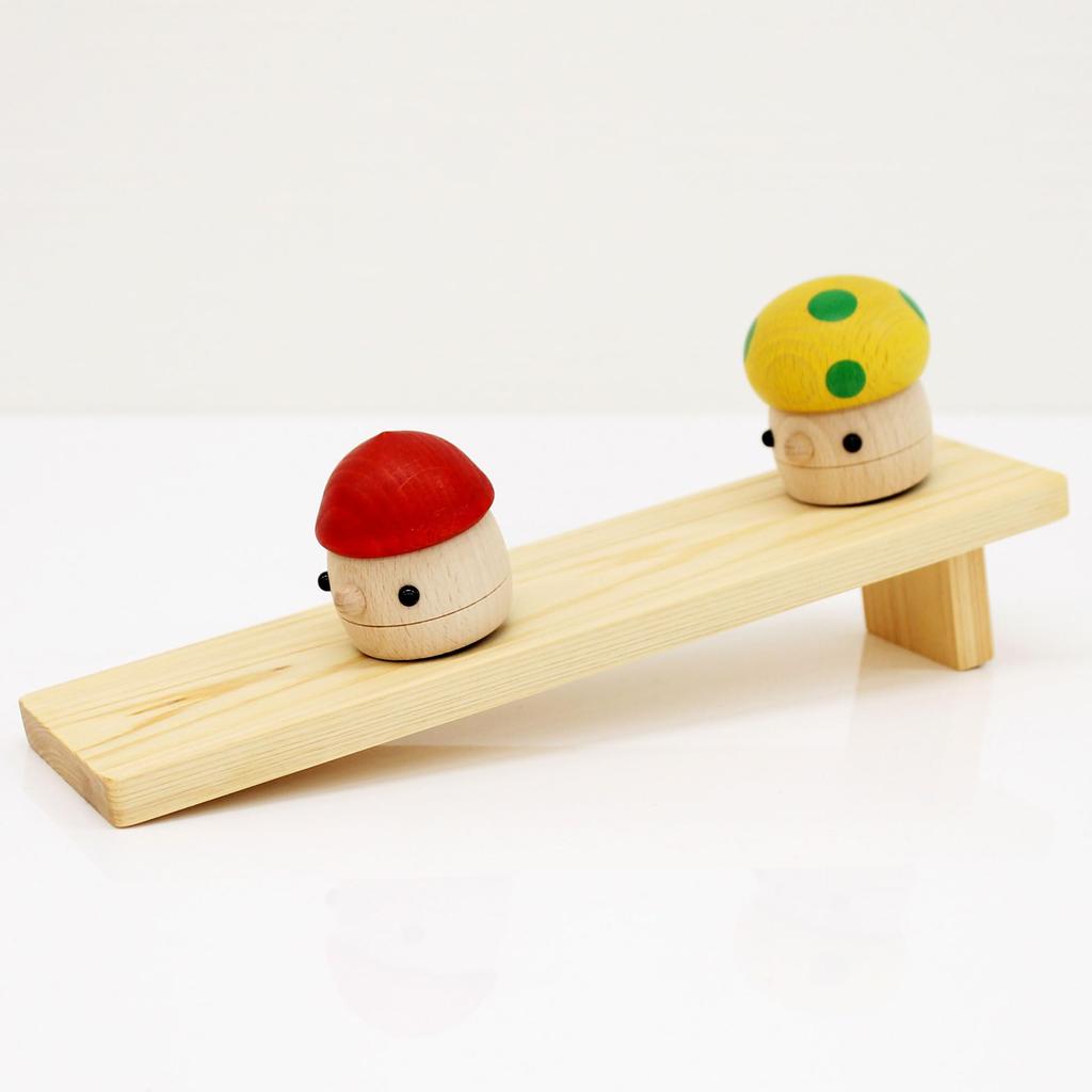 Toy Komama Donguri no Saka Set Roll Acorn Mushroom Acorn Saka Elementary School Made in Japan (Small) (Acorn 1, 1, 1) [Wooden Toy]