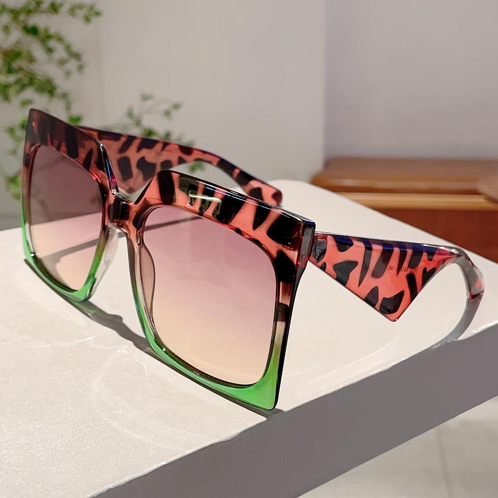 1pc Women Full Frame Square Shaped Sunglasses Fashionable Oversize Leopard Print Gradient Shades Stylish Multicolor