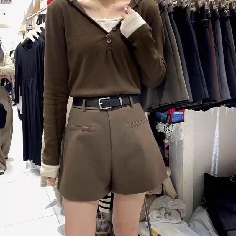 2024 Autumn/Winter Petite Women's Gray Woolen High-Waist A-Line Shorts: Versatile, Slim, Wide-Leg Design