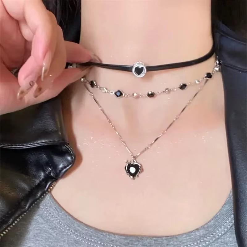 Gothic Black Cross Heart Star Pendant Choker Necklace Women Punk Vintage Aesthetic EMO Grunge Y2K Charm Neck Jewelry Accessories