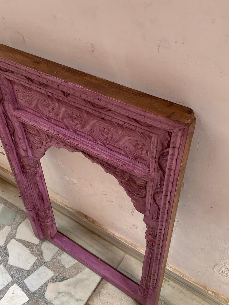 Cadru Jharokha din Lemn Floral Cioplit Manual: Decor de perete Rajasthani vintage