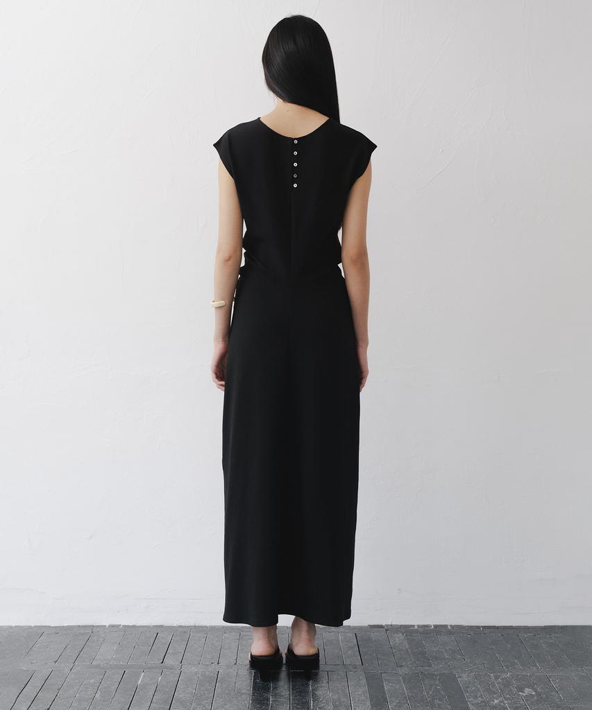 AFTERGLOWOOL Curve Line Maxi Dress-Black