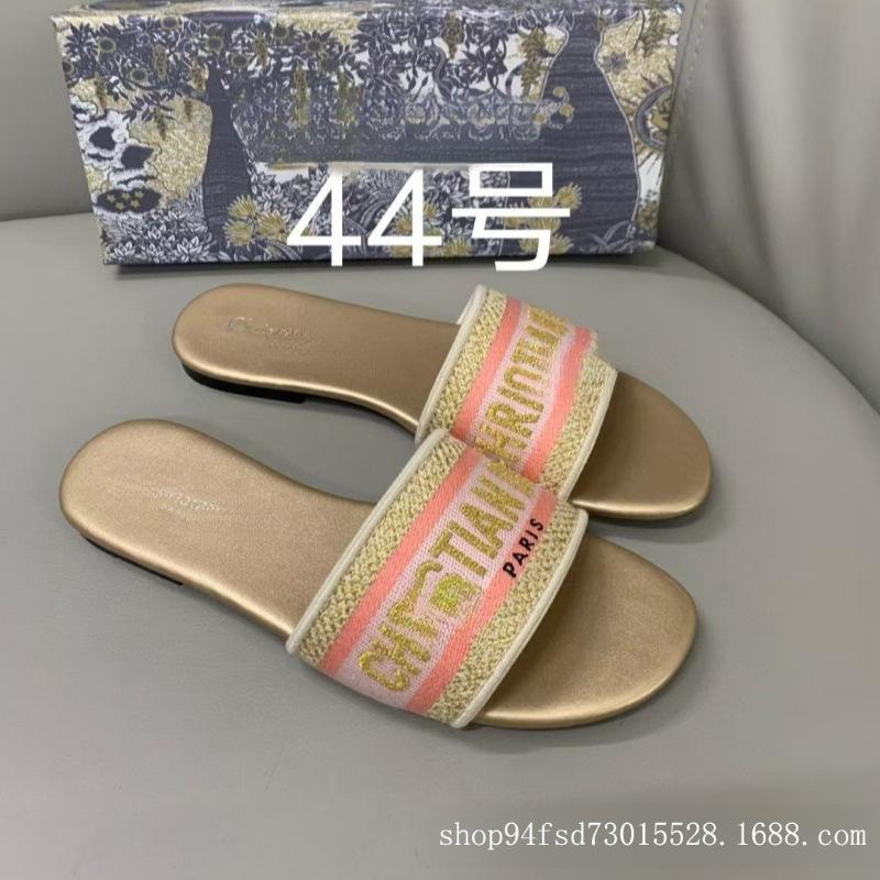 This Board Shoes Jacquard Embroidered Women's Slippers Classic Casual One-letter Flat Slippers