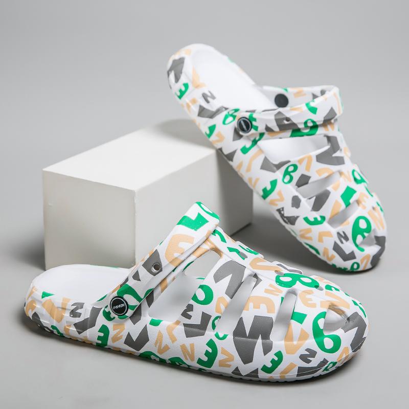 Flat Sandals Shoes for Men Ventilate Wear-resistant Soft and Comfortable Indoor and Outdoor Slippers for Men Thick Bottom New