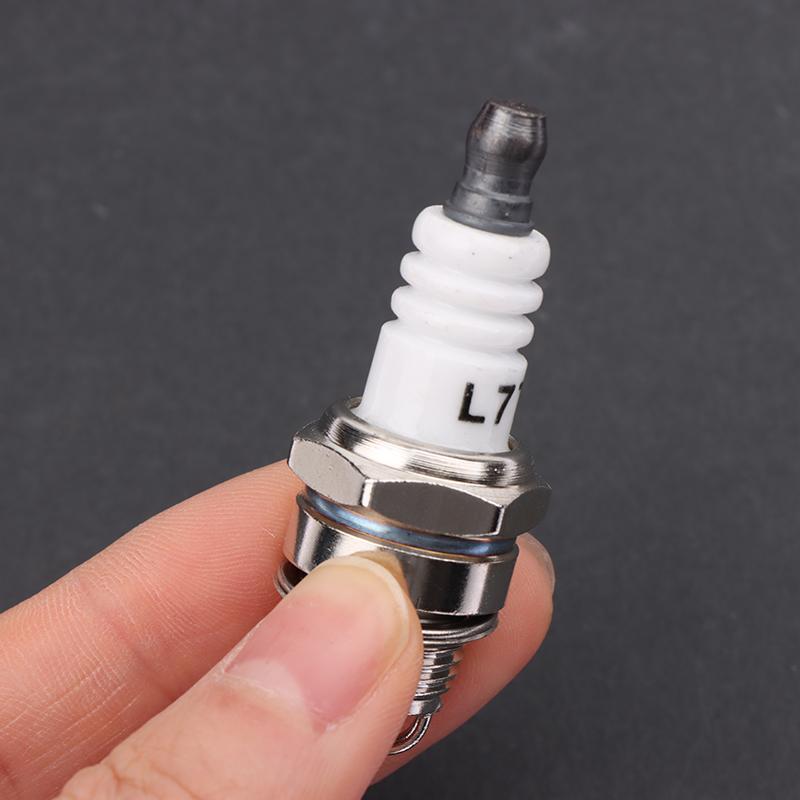 

1PCS DIY Accessories Mower Flower Plug RJ19LM BR2LM Lawn Mower Spark Plugs For Briggs And Stratton Engines Motors Power