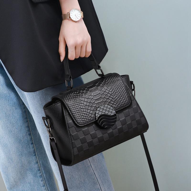 Bags New leather women's bags Summer large-capacity handbags Commuter shoulder messenger bags Luggage