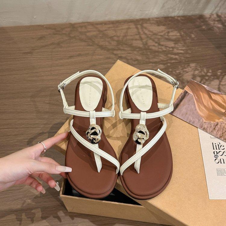 

Fashion sandals women s 2025 new thin strap toe high heel sandals summer vacation style metal buckle thick heel Roman shoes 39