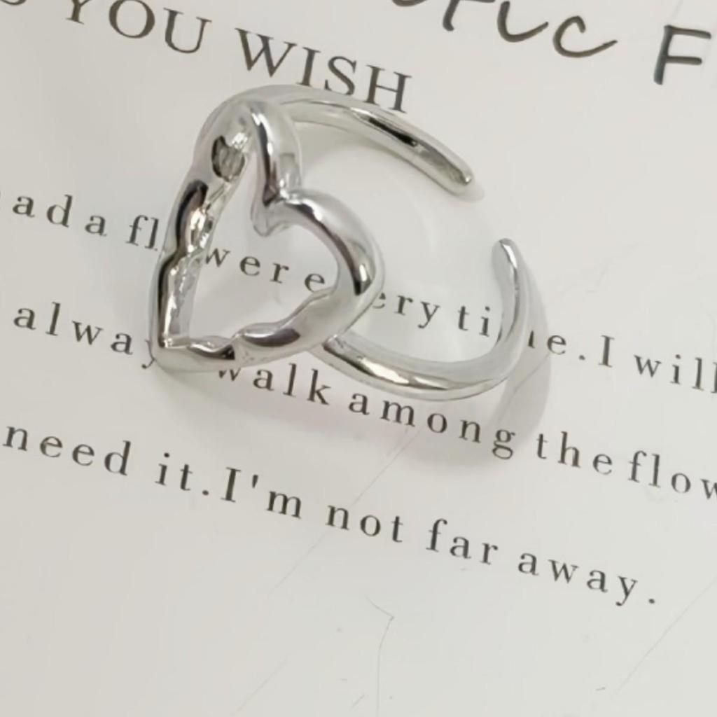 Hollow Heart Ring: Women's Retro Adjustable Fashionable Cold Style