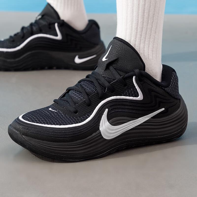 Nike Men s Basic Off-Court Basketball Shoes Men EU 42.5