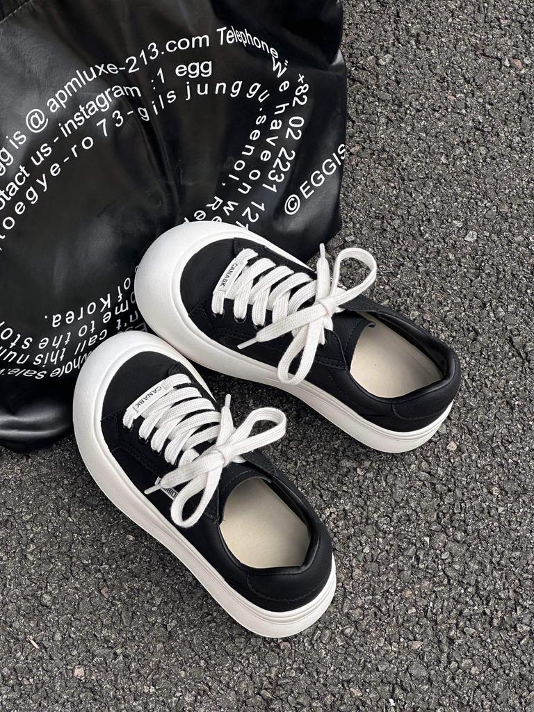 2025 new summer and autumn niche design, simple personality, versatile platform trend women's little white shoes, breathable casual board shoes