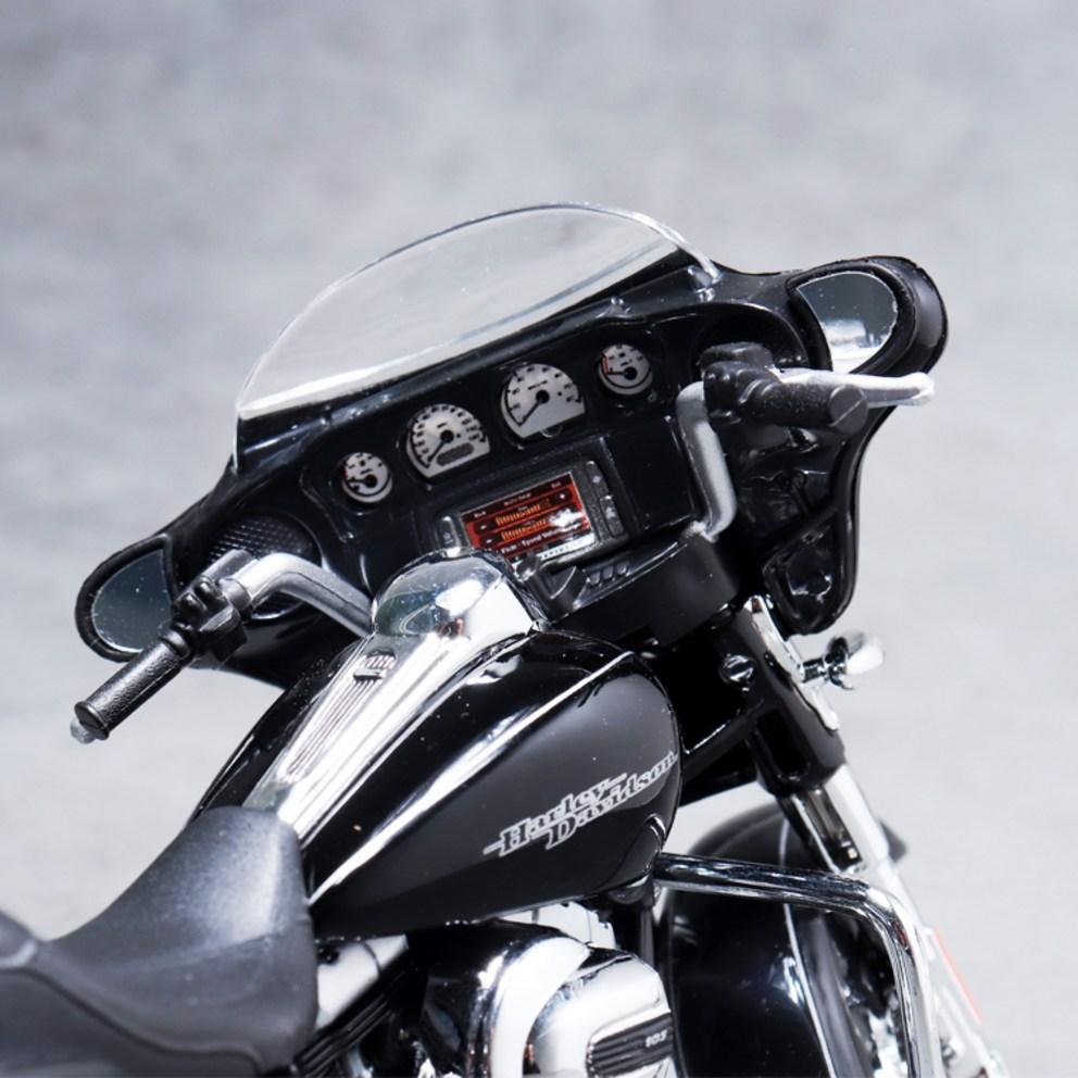 Maisto 1:12 Harley-Davidson 2015 Street Glide Special Motorcycle Diecast Model