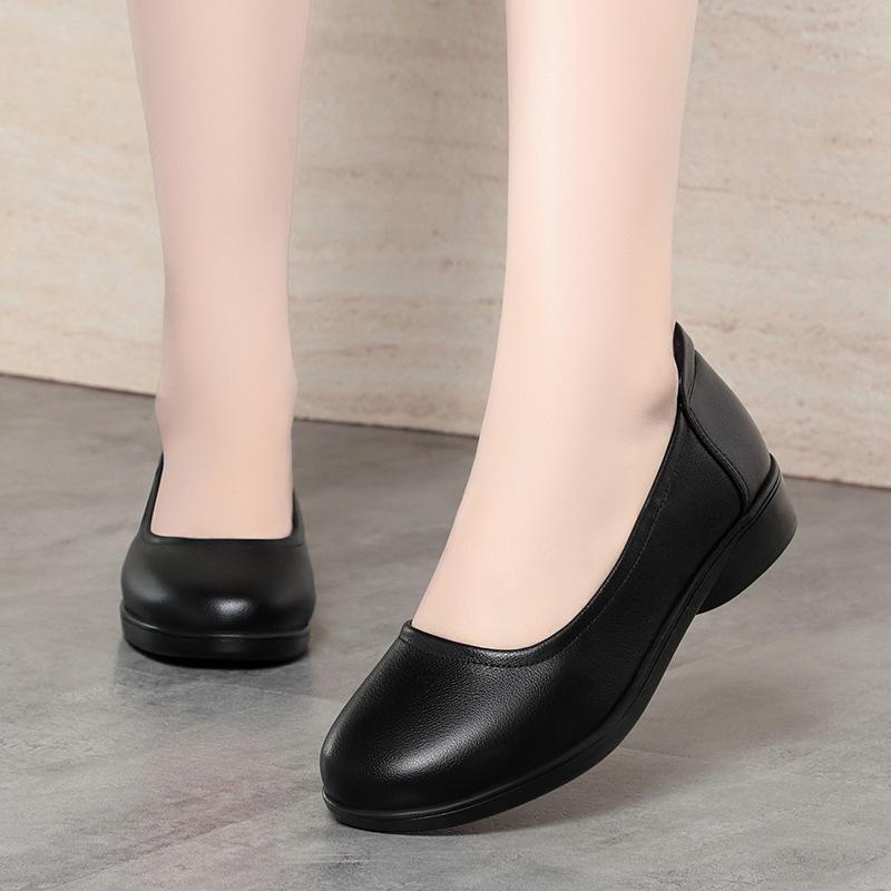Fashion Thick Heel Comfortable Leather Shoes For Women In Autumn New Mother Shoes Professional Shoes Formal Wear And Without Tiring Feet