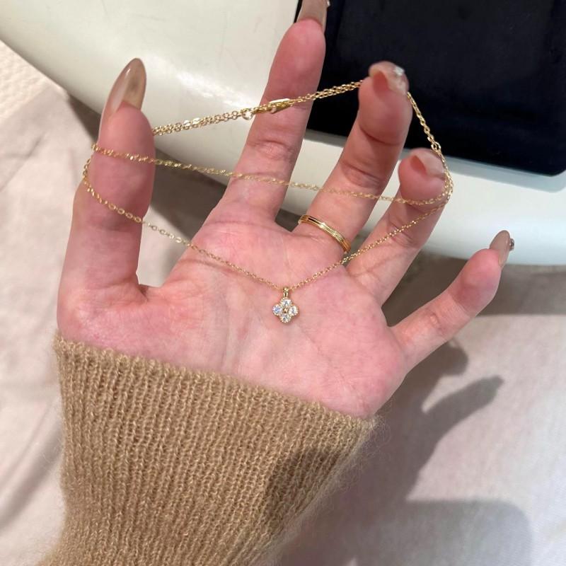 18K Gold Plated Clover Flower Necklace Women Dainty Accent Clavicle Chain Minimalist Jewelry